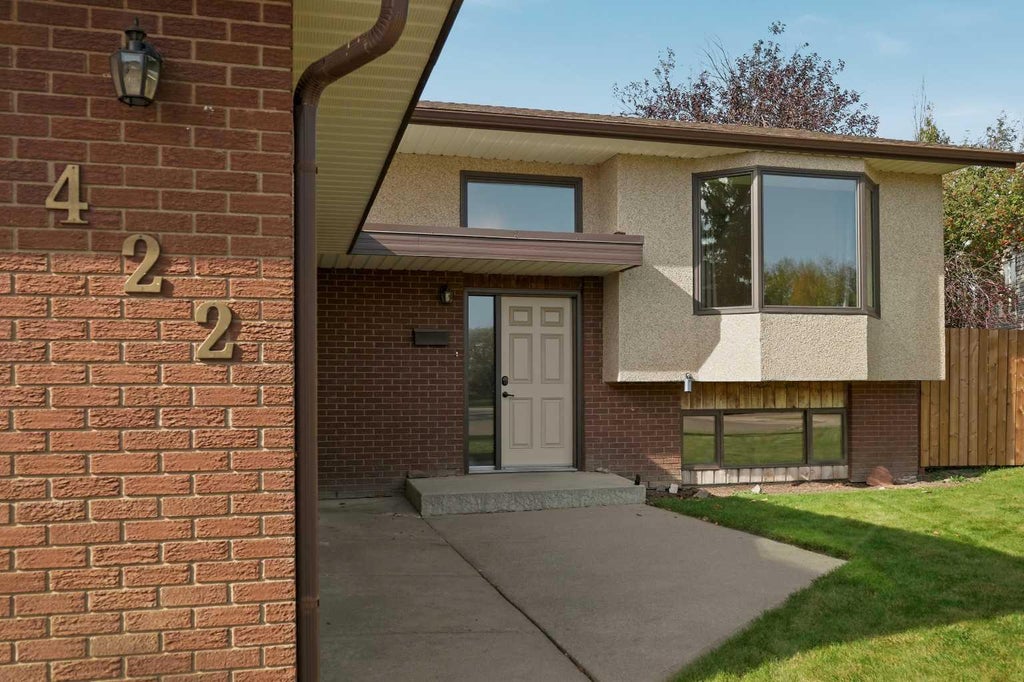 Photo of 422 8 Street N, Picture Butte, AB T0K 1V0 (MLS # A2350463)
