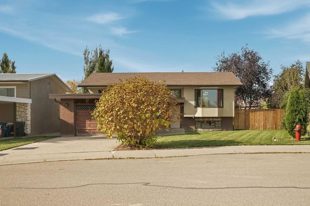 Photo of 422 8 Street N, Picture Butte, AB T0K 1V0 (MLS # A2350463)