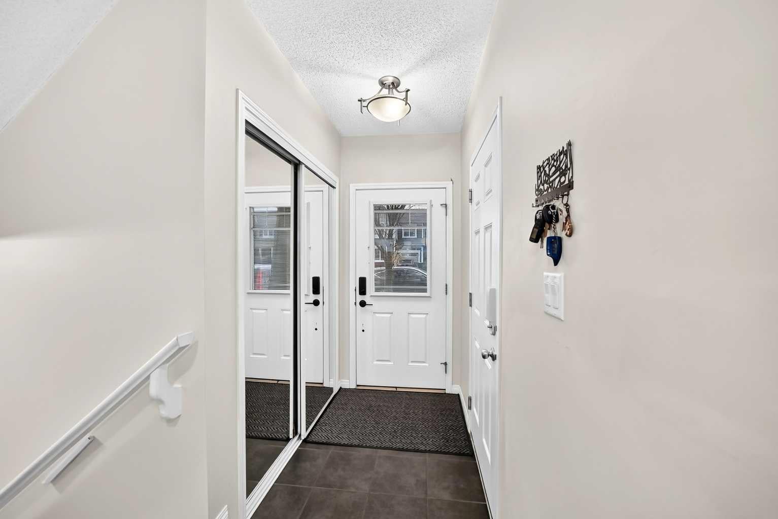 268 viewpointe Terrace