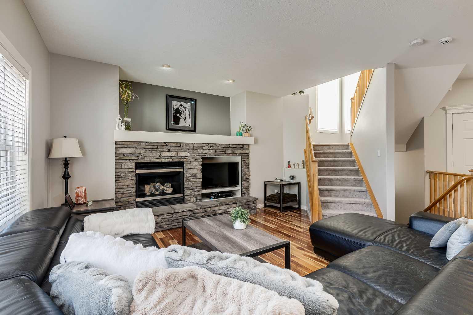 4 Tuscany Glen Gate NW