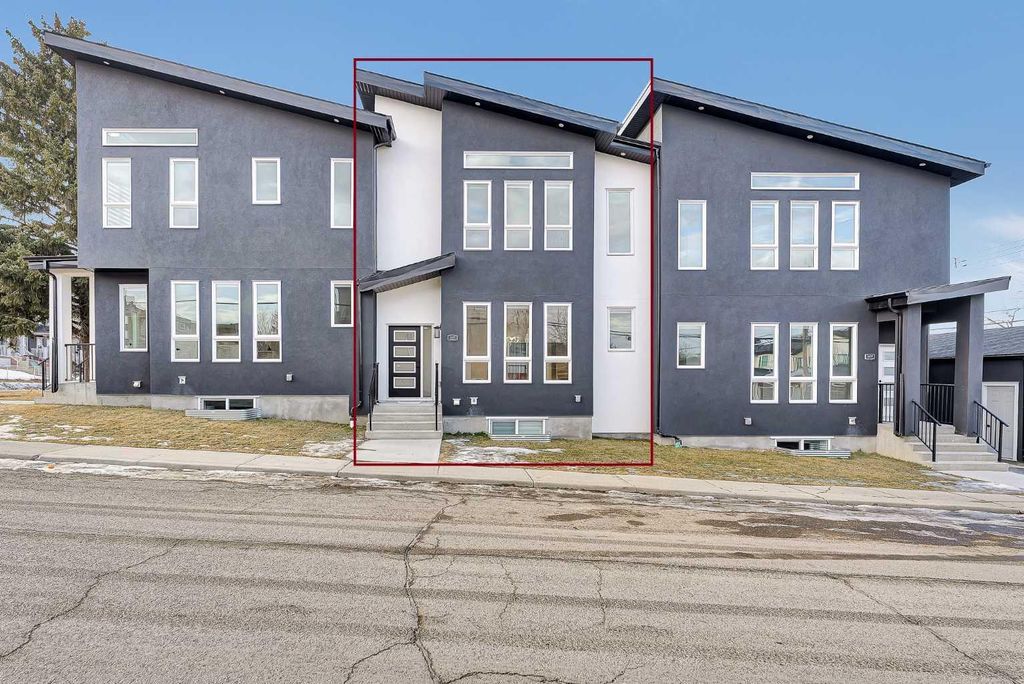 Photo of 2605 1 Street NE, Calgary, AB T2E 1X8 (MLS # A2312135)