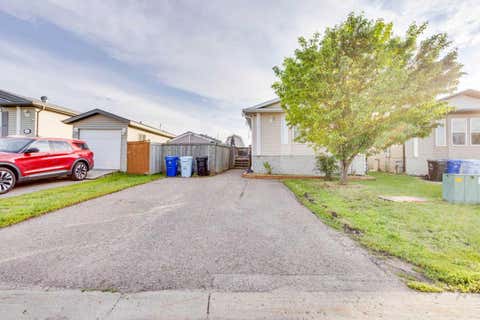 Photo of 125 Balsam Way, Fort McMurray, AB T9K 0G2 (MLS # A2327608)
