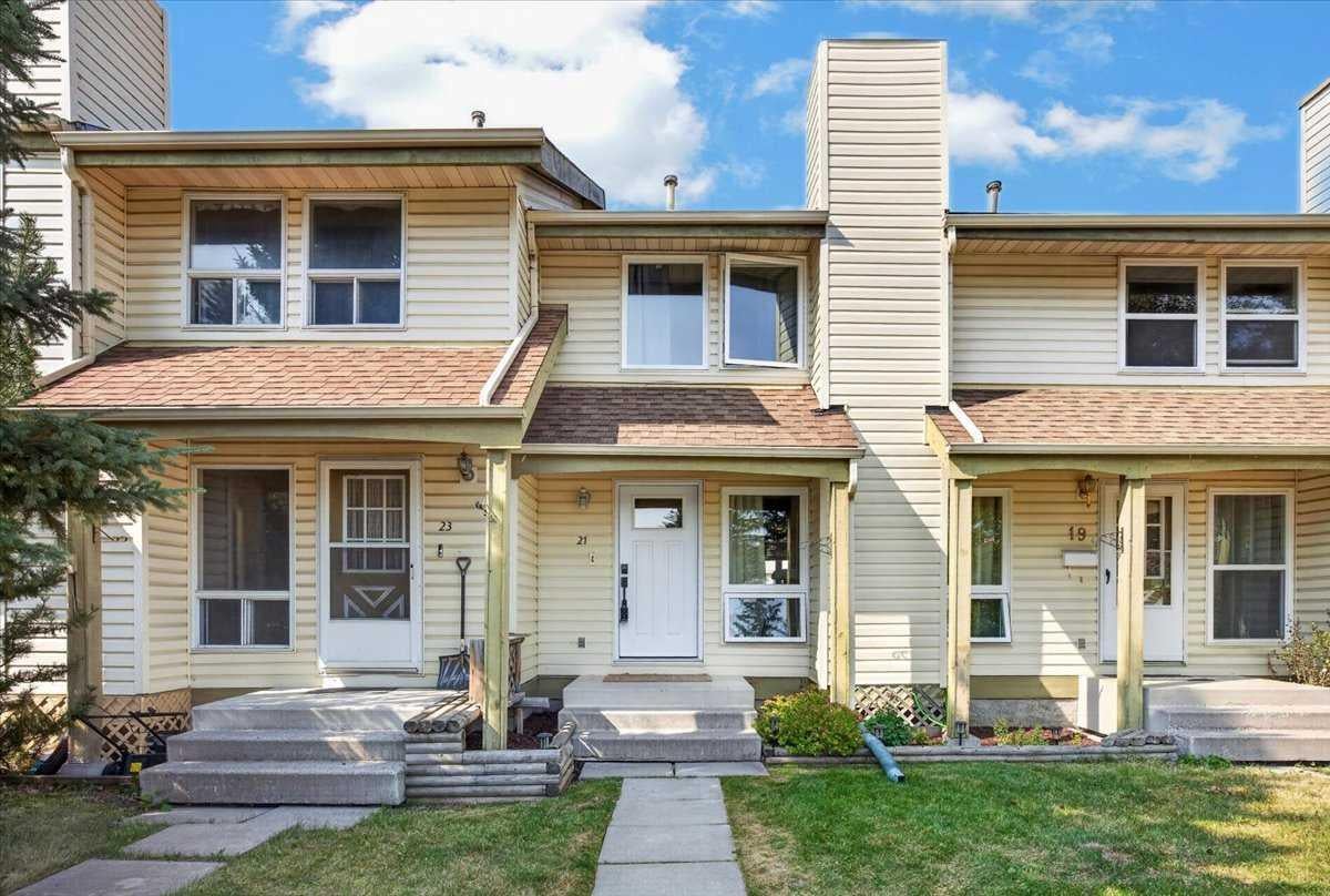 21 Woodhill Court SW