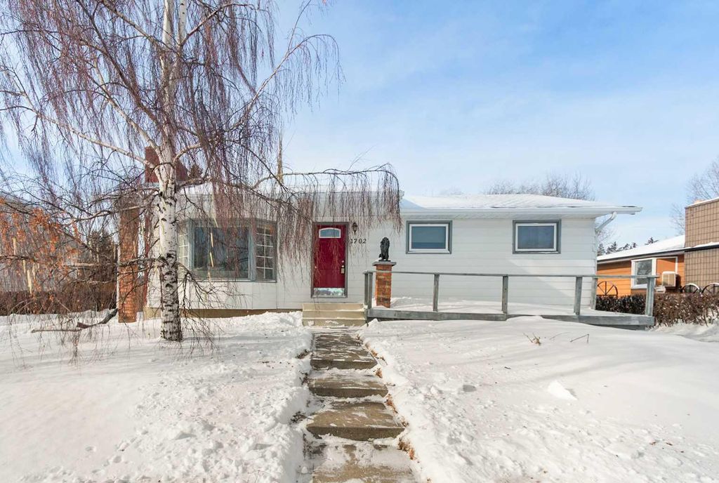 Photo of 1702 15A Street, Didsbury, AB T0M 0W0 (MLS # A2287132)