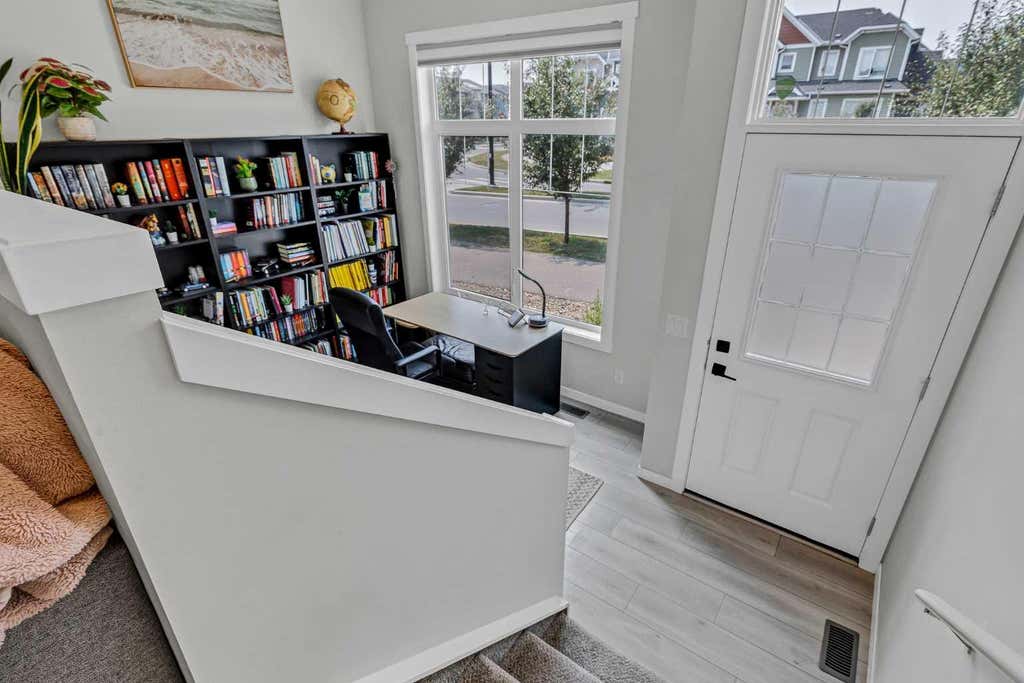 Photo of 162 Chinook Gate Boulevard SW, Airdrie, AB T4B 5J1 (MLS # A2334495)