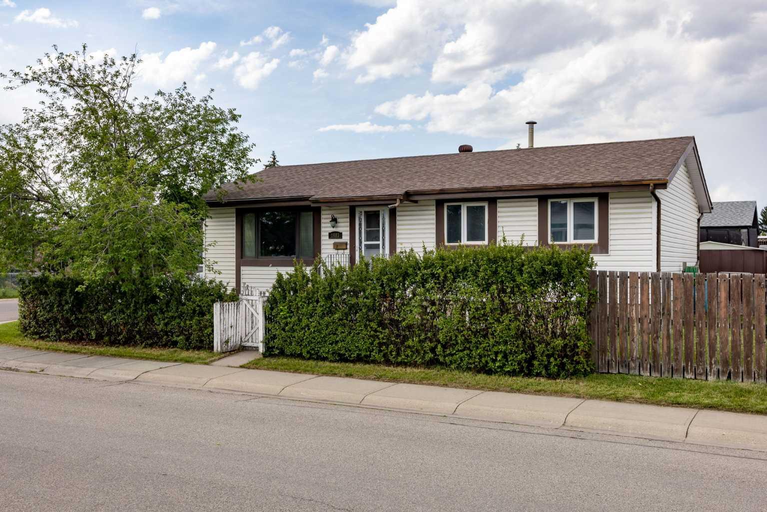 1403 Maitland Drive NE