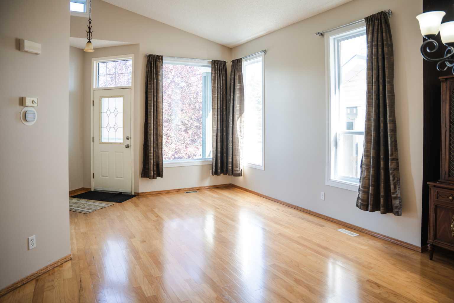 445 Rocky Ridge Bay NW