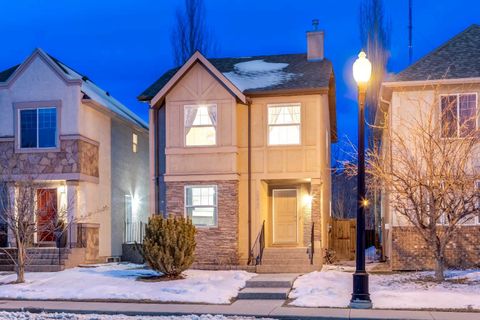 8928 Wentworth Avenue SW Calgary AB T3H 5N9