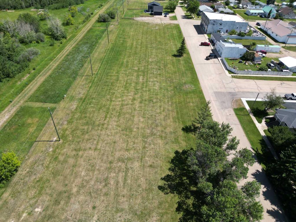Photo of 5010 50 Avenue, Botha, AB T0C 0N0 (MLS # A2276370)