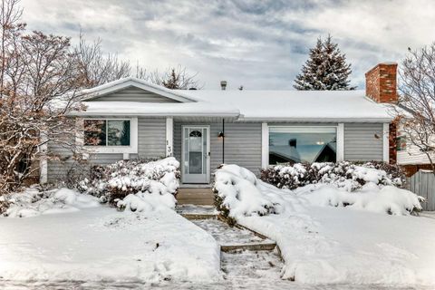 131 Bracewood Road SW Calgary AB T2W 3B9