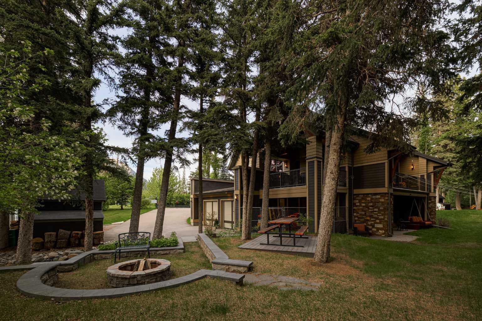 9 Mountaineer Close