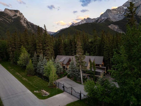 Photo of 9 Mountaineer Close, Lac Des Arcs, AB T1W 2W3 (MLS # A2337755)