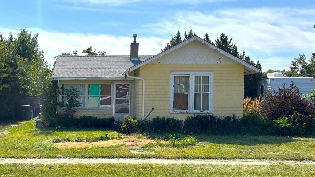 Photo of 331 50 Avenue, Claresholm, AB T0L 0T0 (MLS # A2288625)