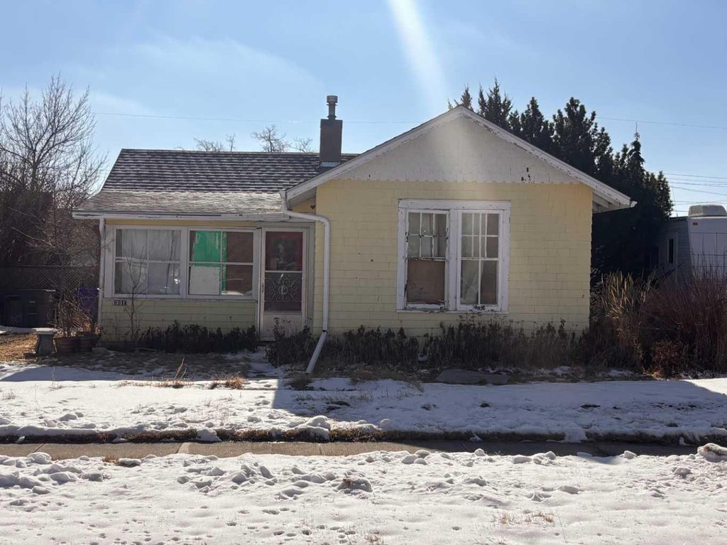 Photo of 331 50 Avenue, Claresholm, AB T0L 0T0 (MLS # A2288625)