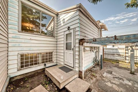 1201 53B Street SE Calgary AB T2A 1W1