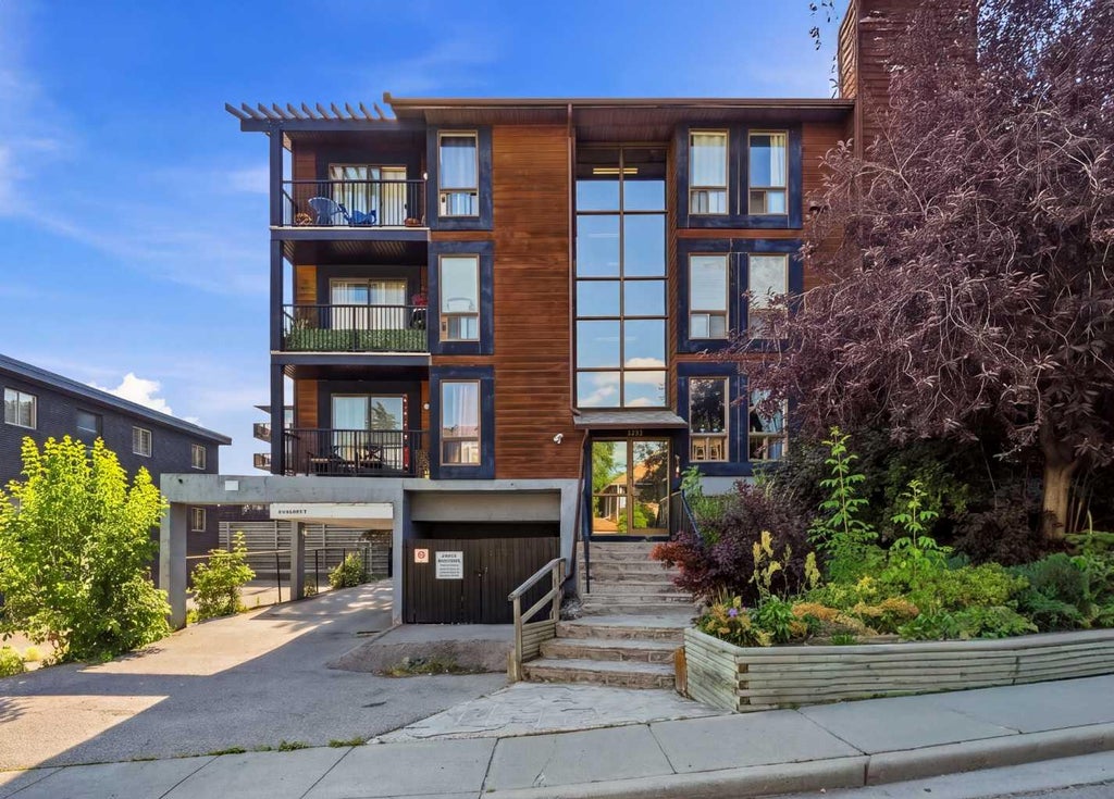 Photo of 2611 15A Street SW #306, Calgary, AB T2T 4C1 (MLS # A2349167)