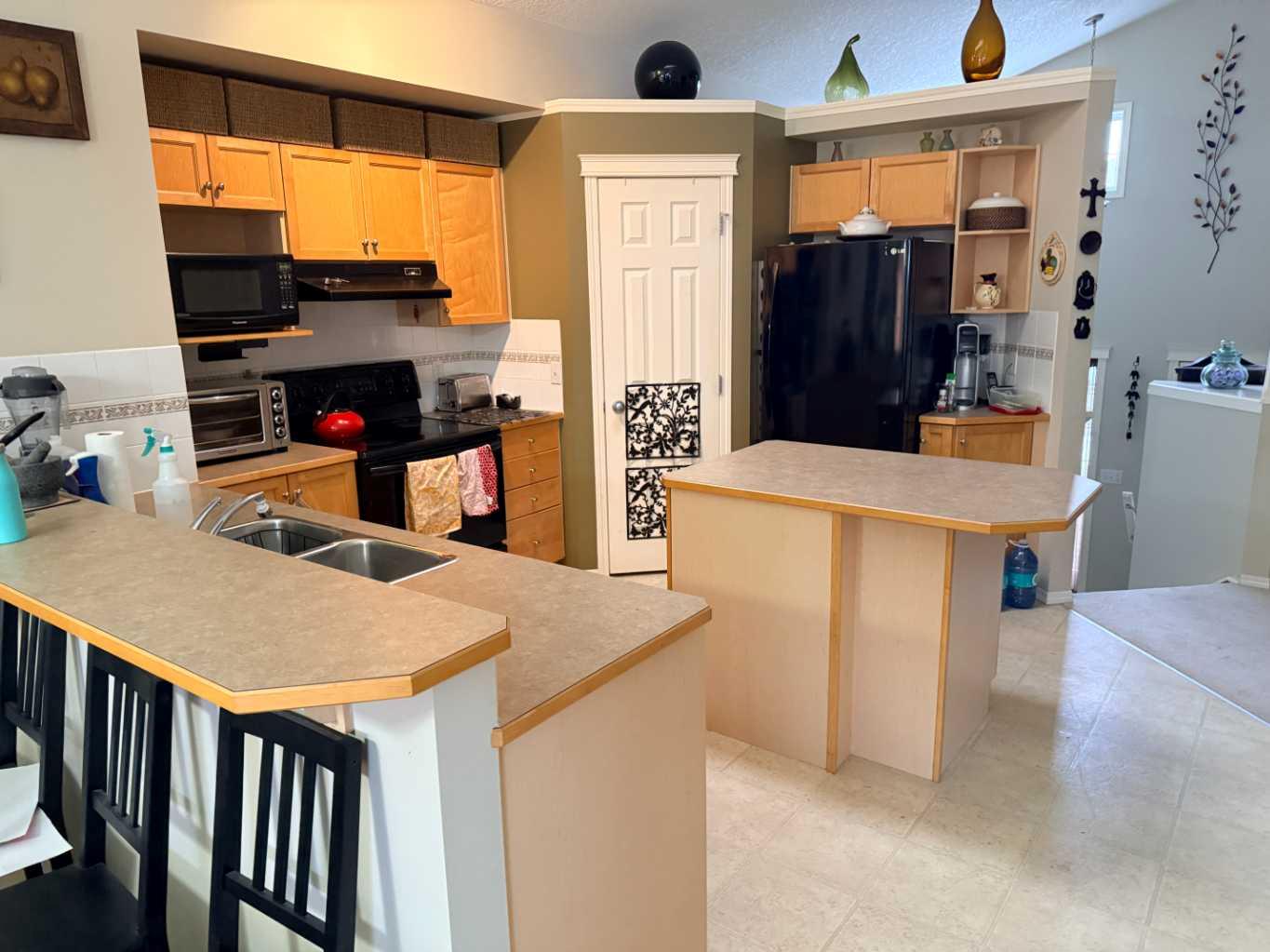 61 Everwoods Close SW