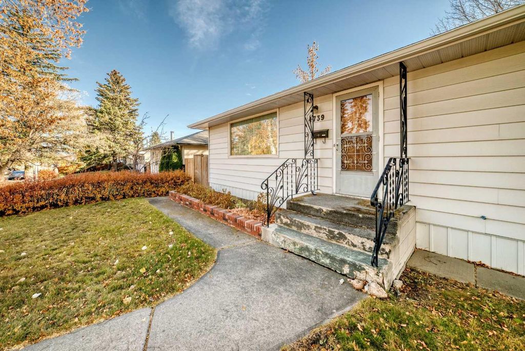 Photo of 4739 26 Avenue SW, Calgary, AB T3E 0R3 (MLS # A2266777)