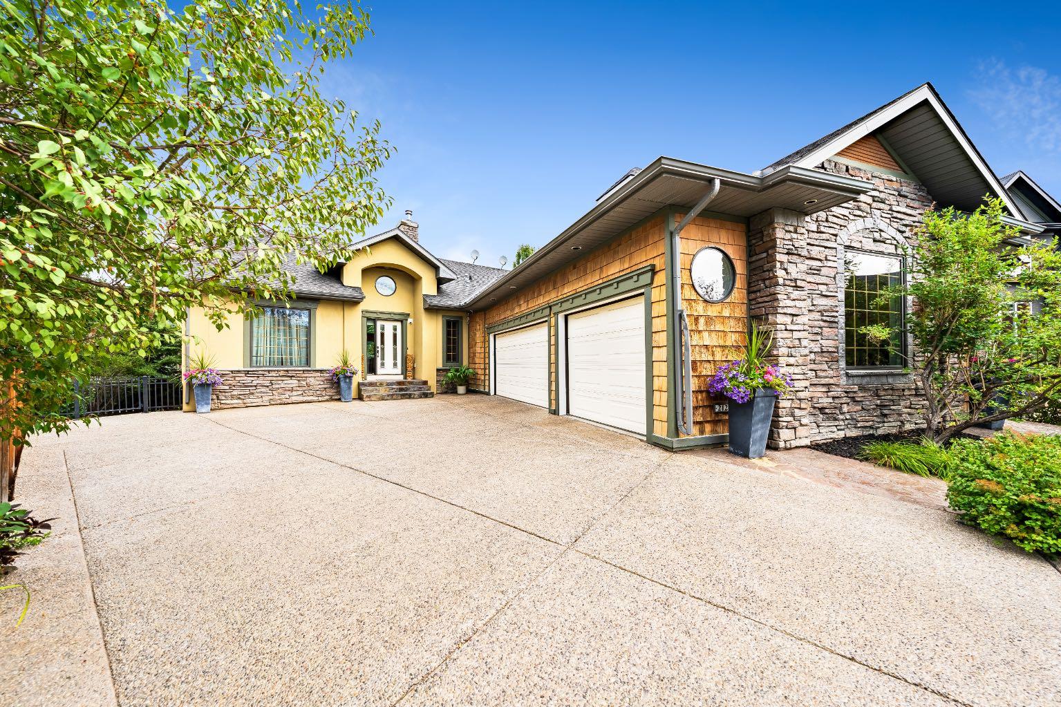 212 Aspen Meadows Place SW