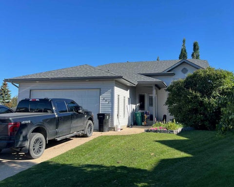 Photo of 806 Cherry Crescent, Beaverlodge, AB T0H 0C0 (MLS # A2324633)