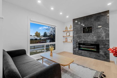 112 Erin Grove Close SE 2 Calgary AB T2B 2T4