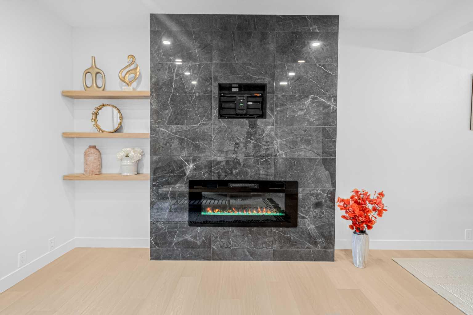 112 Erin Grove Close SE 2