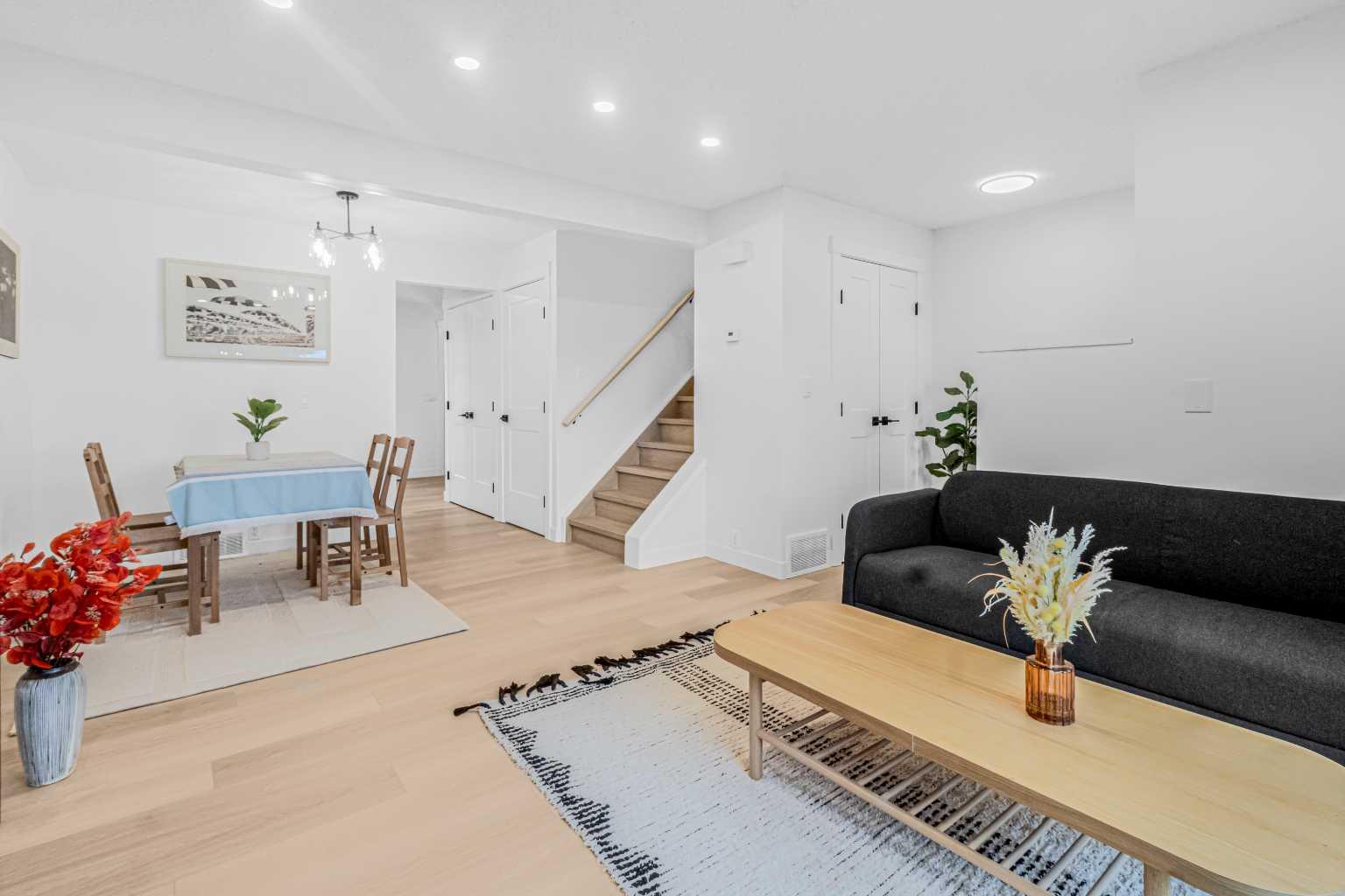 112 Erin Grove Close SE 2