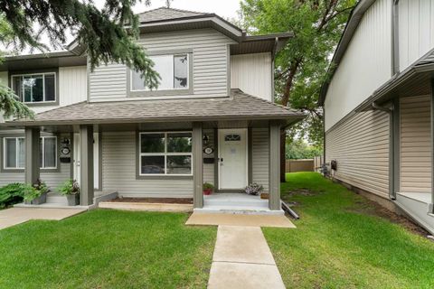 130 Woodborough Terrace SW Calgary AB T2W 5B5