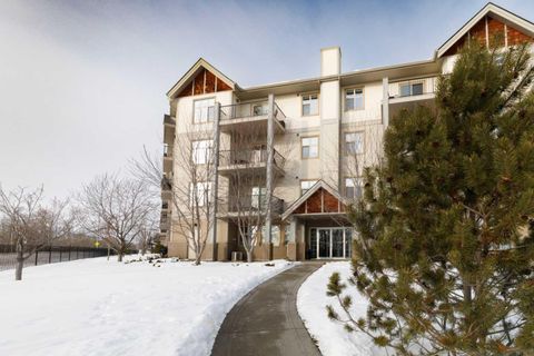 100 Lakeway Boulevard 201 Sylvan Lake AB T4S 2M9