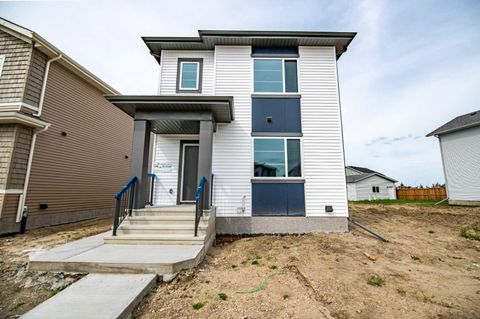 Photo of 24 Memorial Parkway, Rural Red Deer County, AB T4E 3B7 (MLS # A2329590)