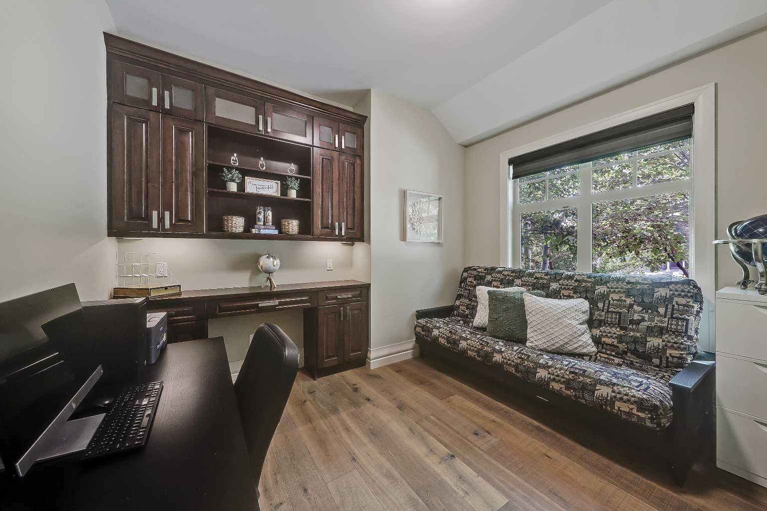 1029 Coopers Drive SW