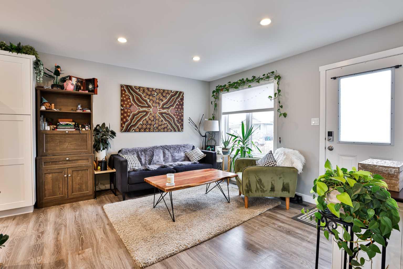 874 Jessie McLeay Road N