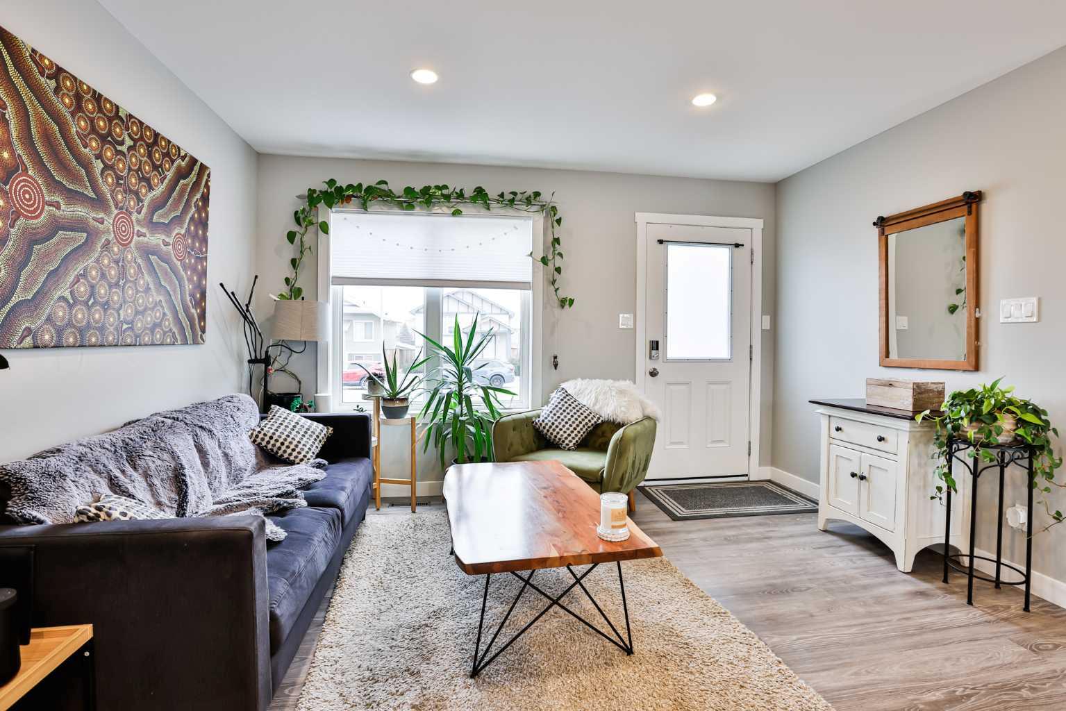 874 Jessie McLeay Road N