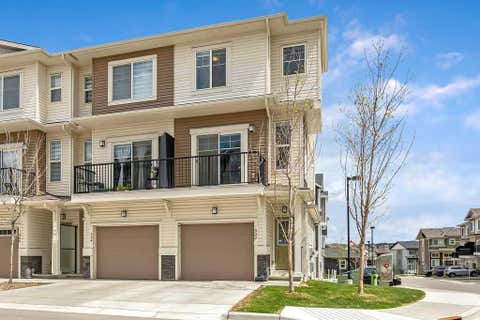 Photo of 902 Sage Hill Grove NW, Calgary, AB T3R 2A2 (MLS # A2333738)
