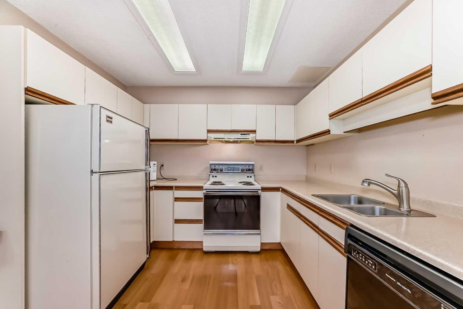 1065 Evergreen Circle 11