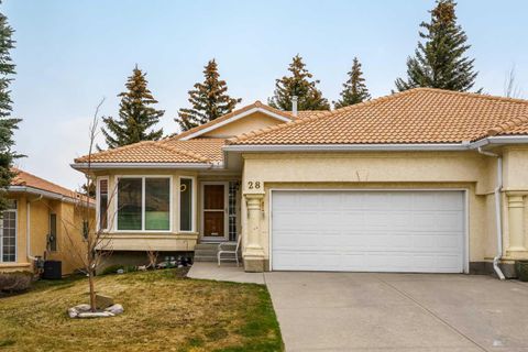 Photo of 28 Hamptons Rise NW, Calgary, AB T3A 5E6 (MLS # A2304593)