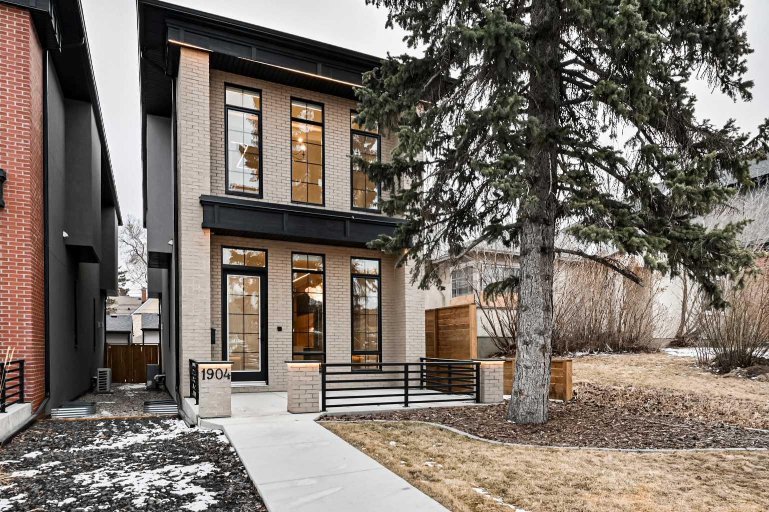 1904 13 Street SW