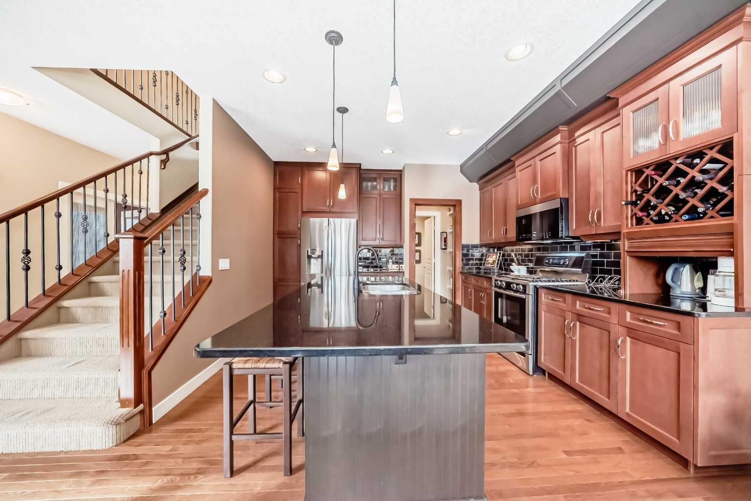 70 Tuscany Glen Way NW