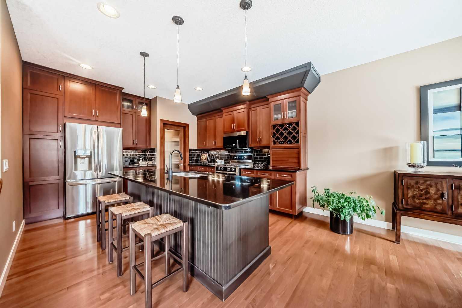 70 Tuscany Glen Way NW