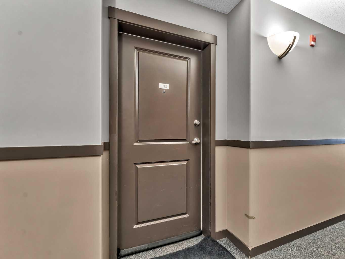 19 Terrace View NE 313