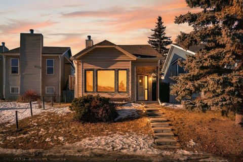 Photo of 139 Castledale Way NE, Calgary, AB T3J 2A4 (MLS # A2278900)