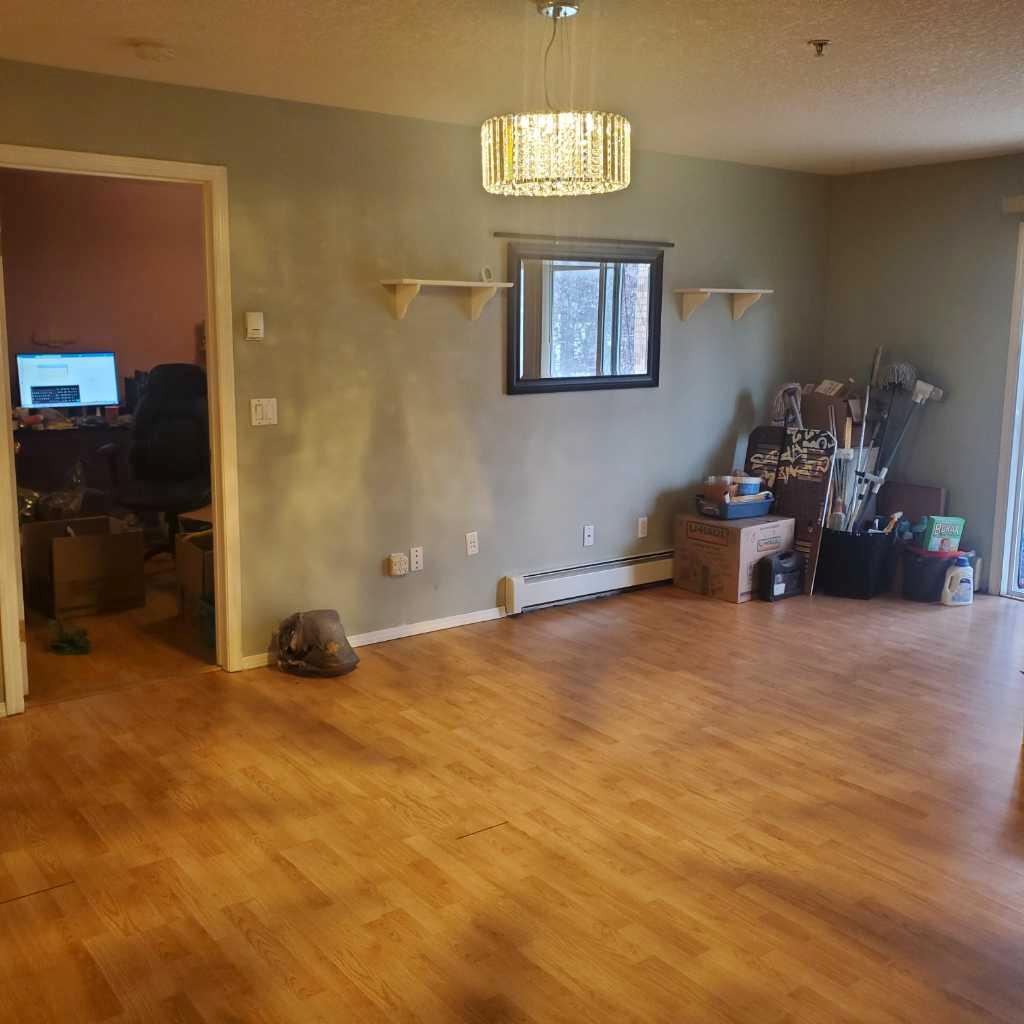 165 Manora Place NE 222