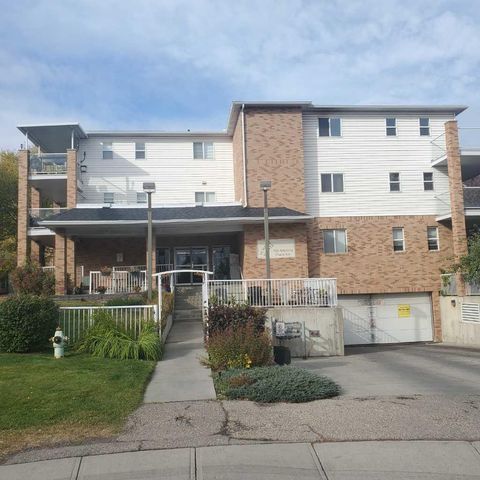 165 Manora Place NE 222 Calgary AB T2A 7X5