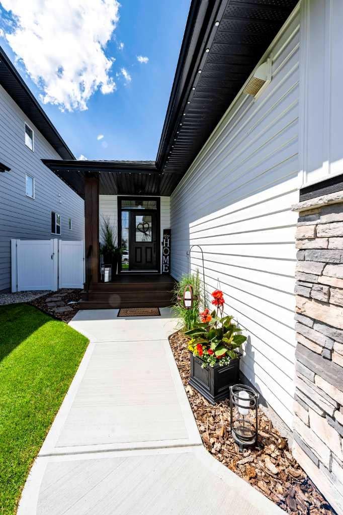 Photo of 201 Thompson Crescent, Red Deer, AB T4P 0E5 (MLS # A2322865)