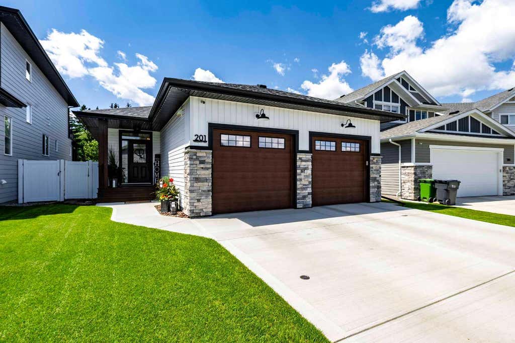 Photo of 201 Thompson Crescent, Red Deer, AB T4P 0E5 (MLS # A2322865)