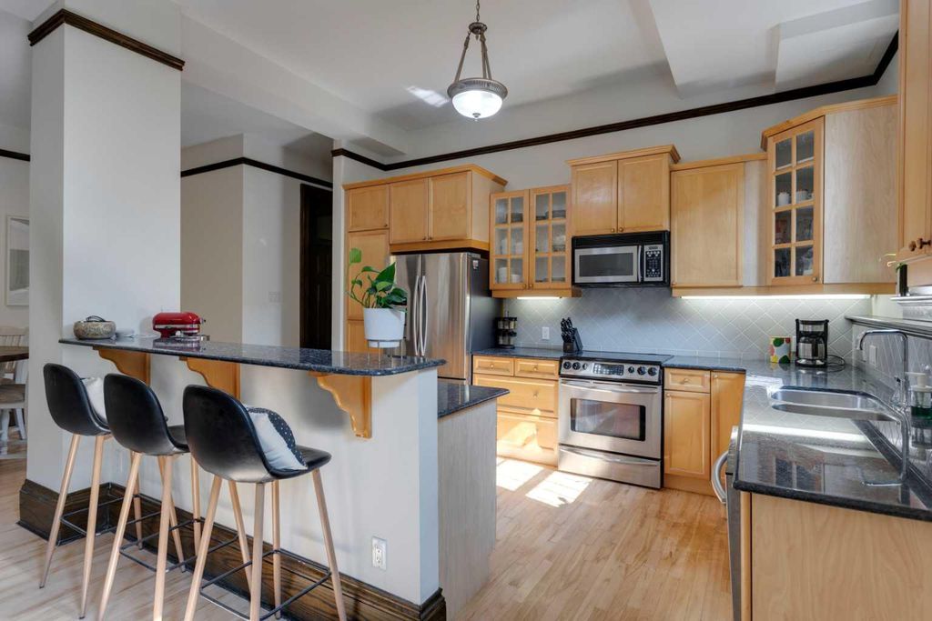 Photo of 804 18 Avenue SW #1, Calgary, AB T2T 0G8 (MLS # A2293400)