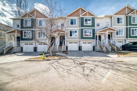 Photo of 88 Pantego Lane NW, Calgary, AB T3K 0T1 (MLS # A2303795)