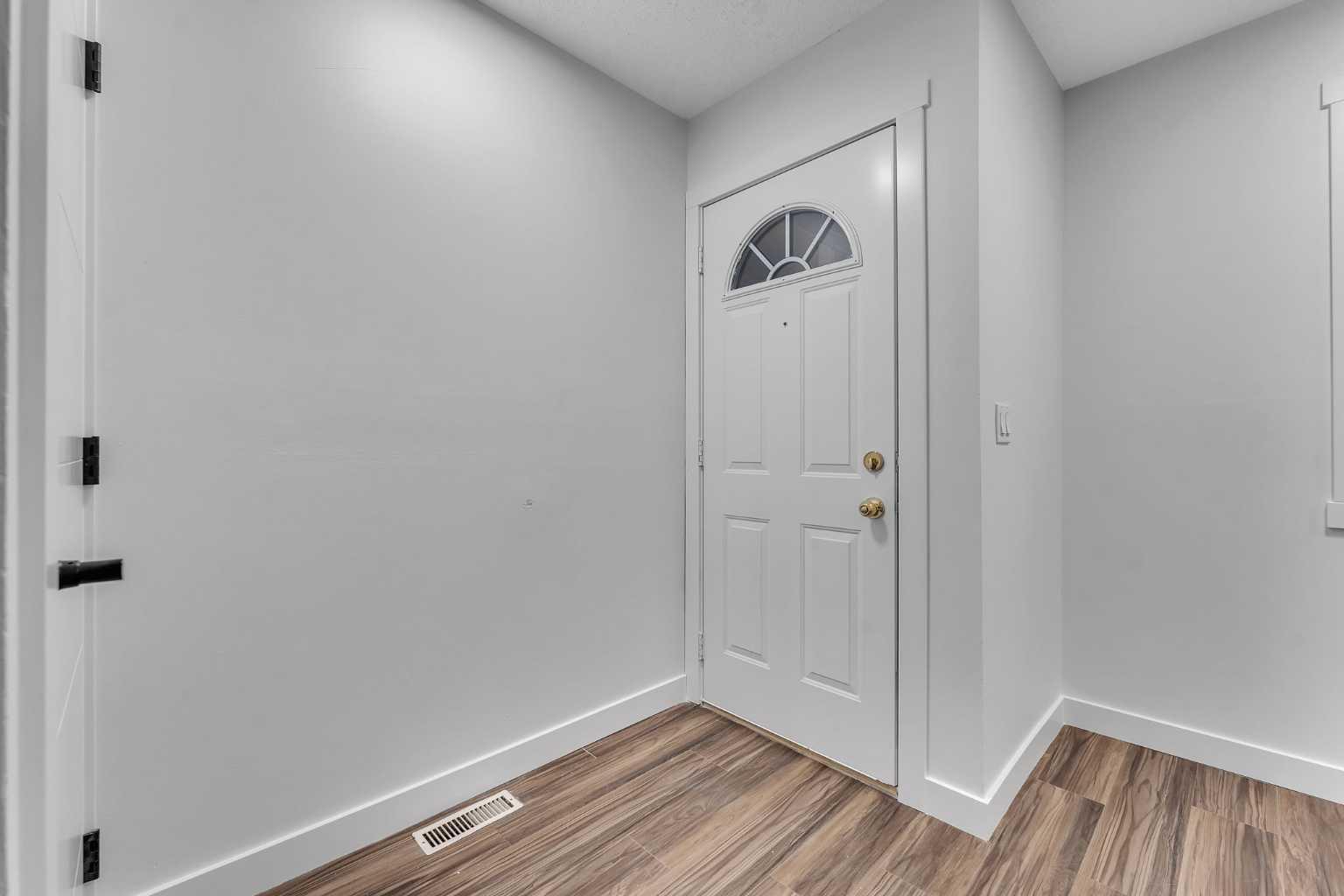 429 Georgian Villas NE