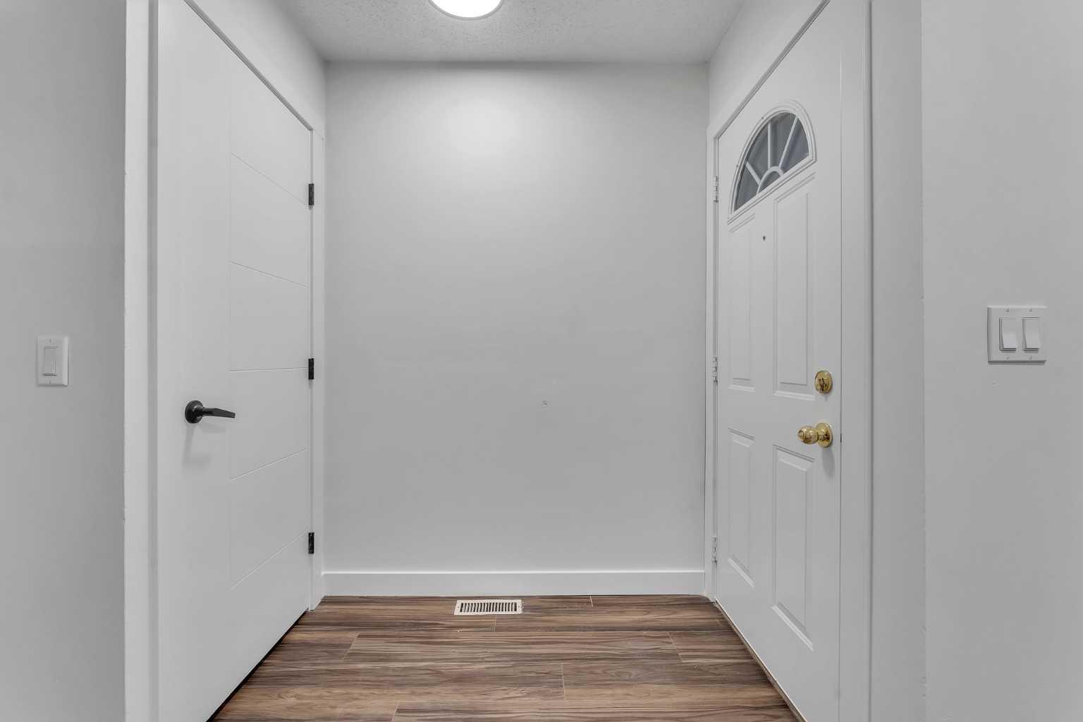 429 Georgian Villas NE