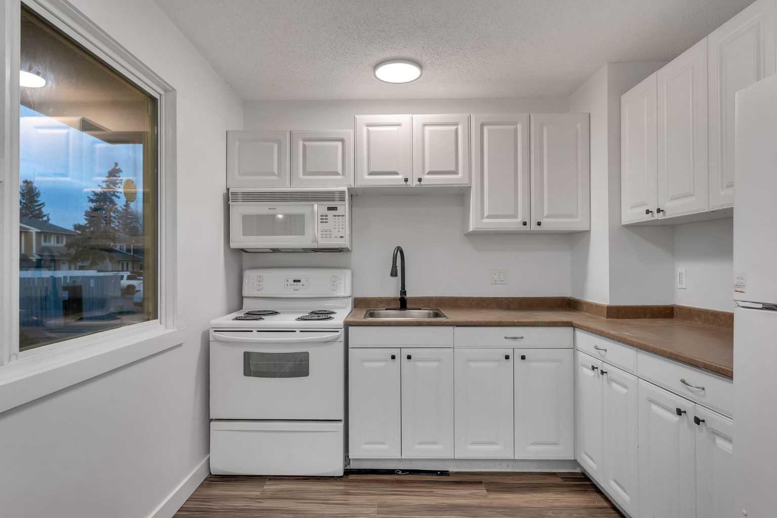 429 Georgian Villas NE